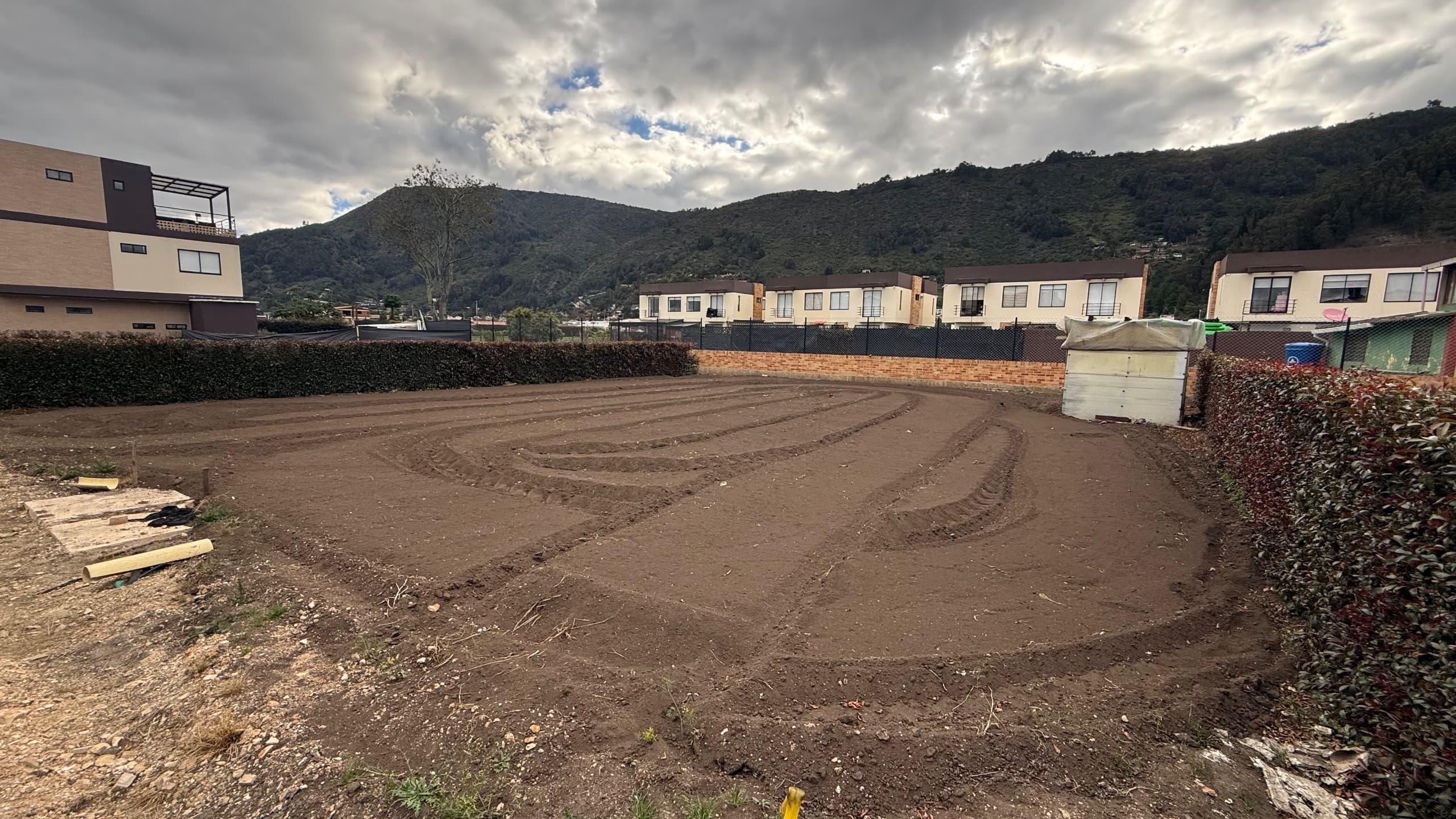 Lote en cota con Licencia